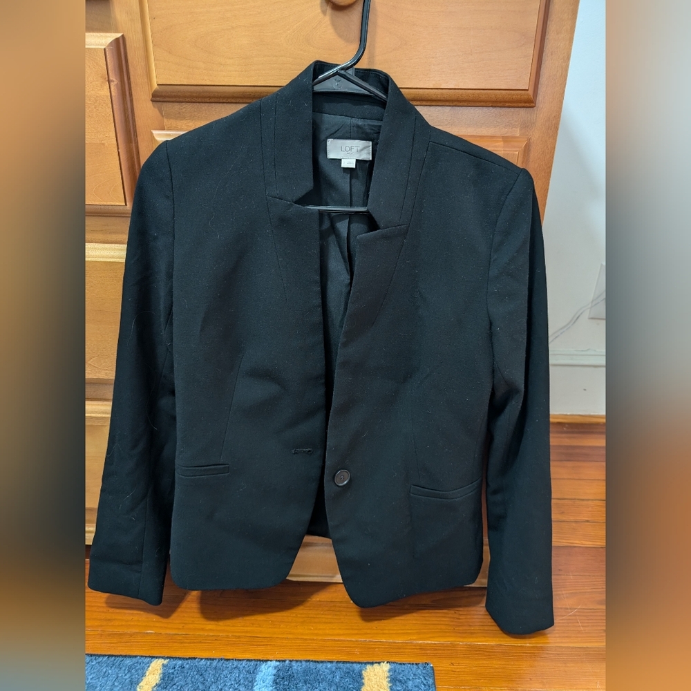 LOFT Outlet, size 2, black blazer